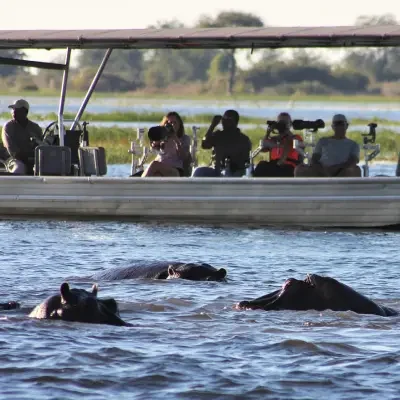 Safari in barca a Samburu alla ricerca degli ippopotami assassini